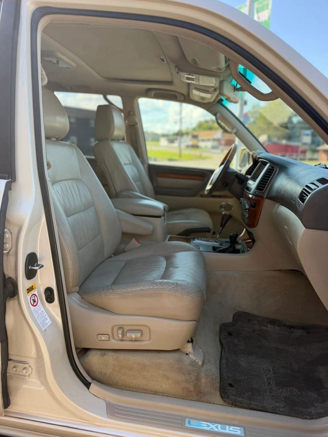 Lexus LX 470 4dr SUV 2006