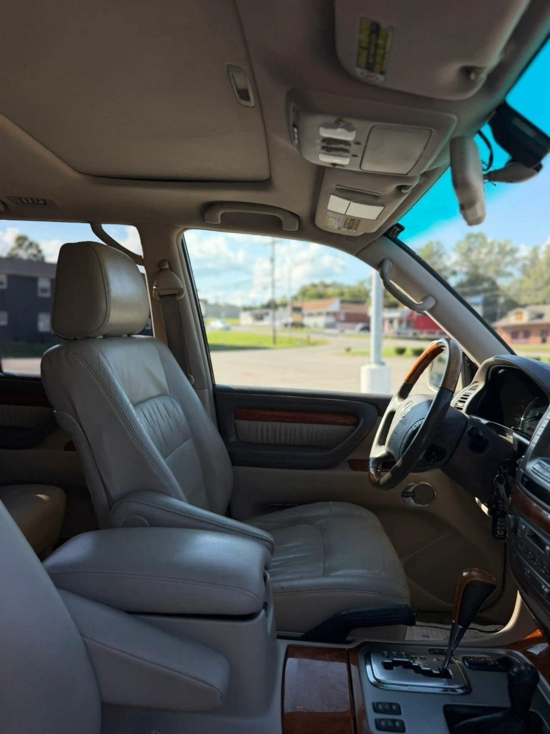 Lexus LX 470 4dr SUV 2006