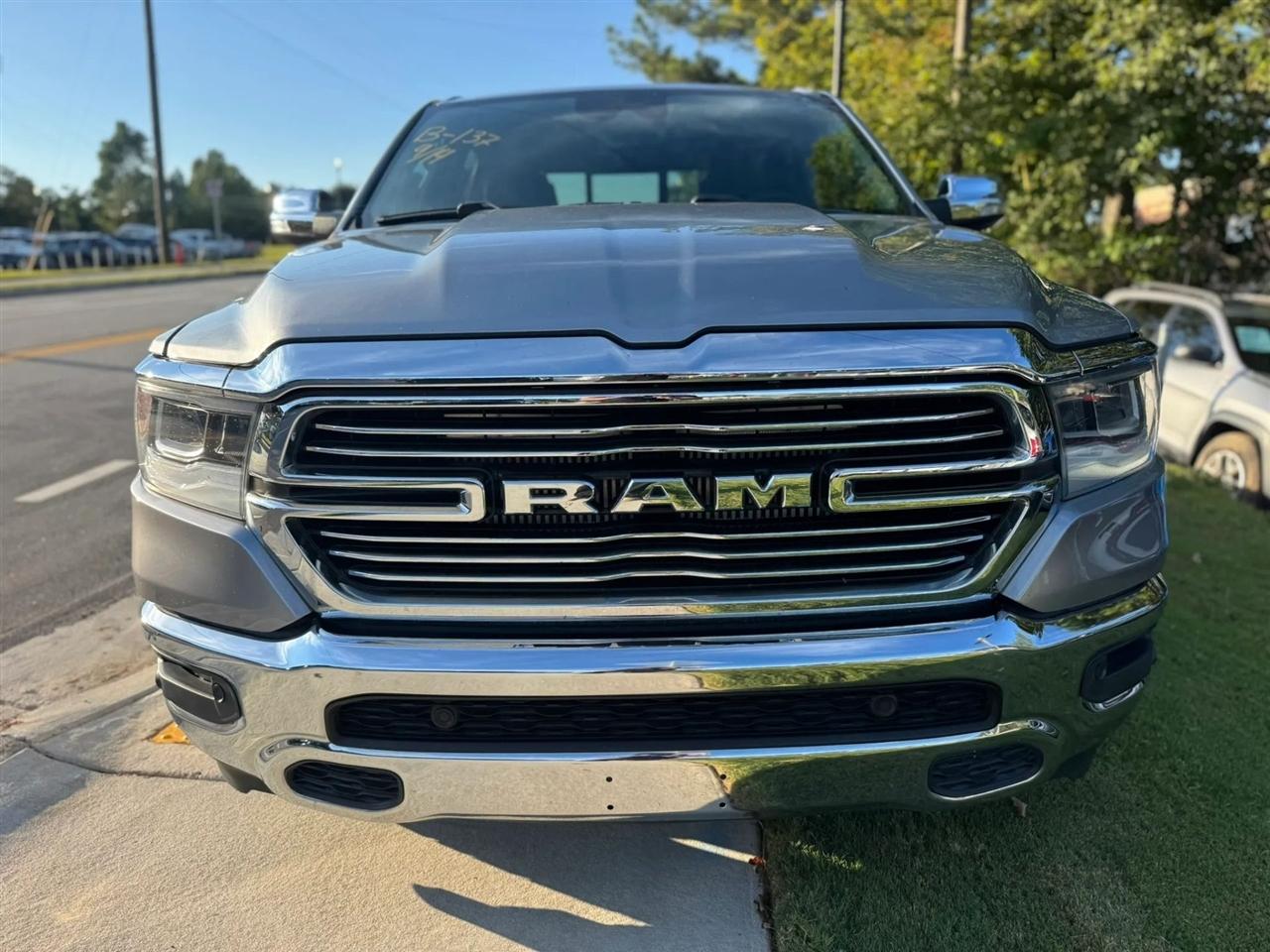 RAM 1500 Laramie 4x2 Crew Cab 5'7" Box 2021