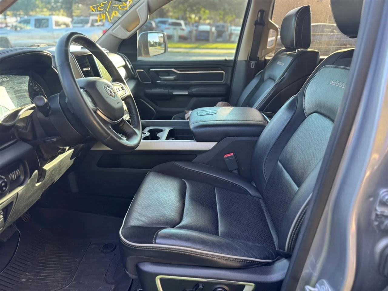 RAM 1500 Laramie 4x2 Crew Cab 5'7" Box 2021