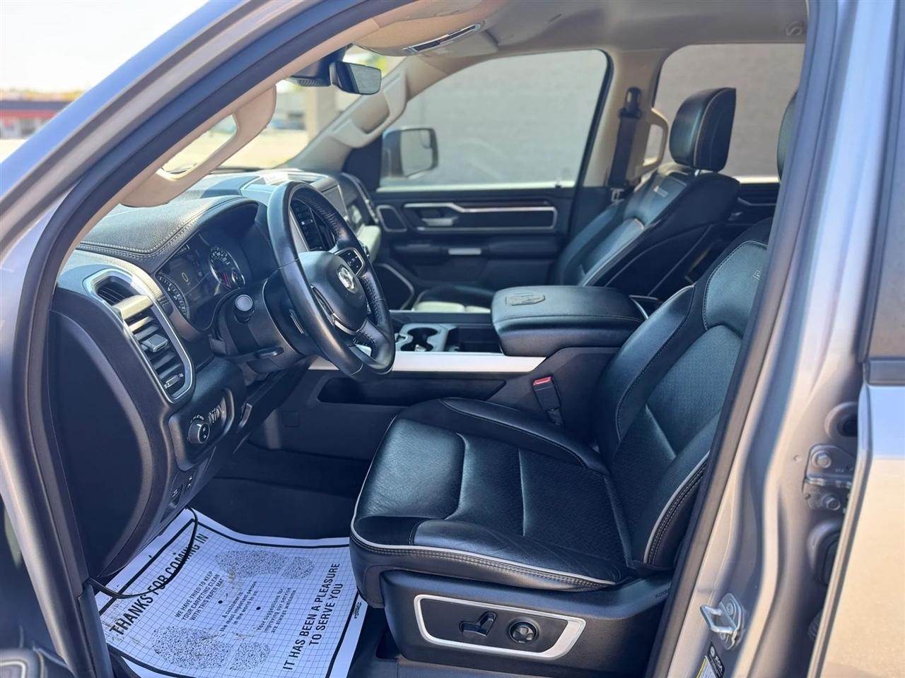 RAM 1500 Laramie 4x2 Crew Cab 5'7" Box 2021