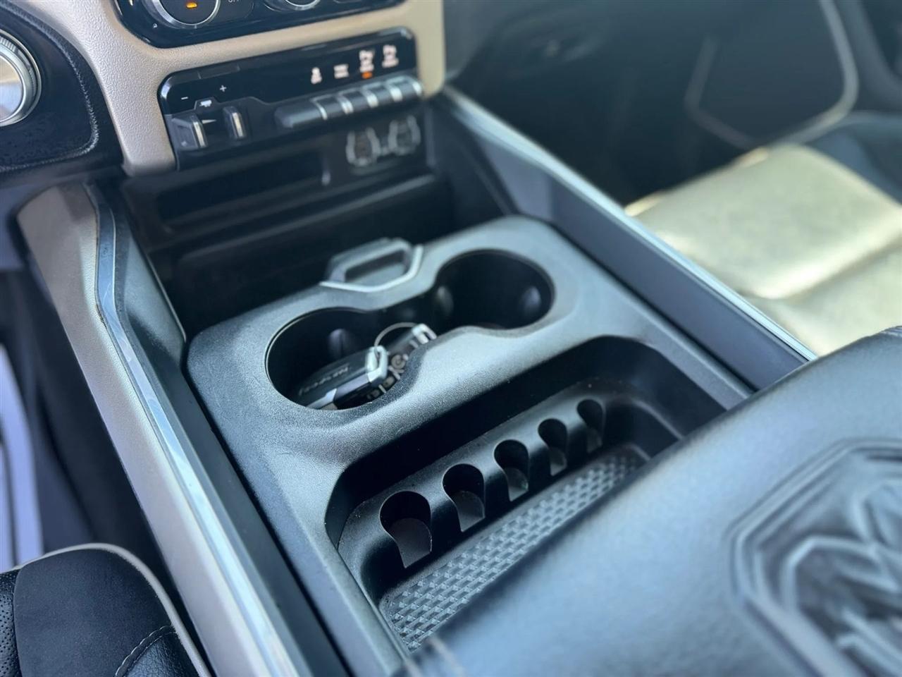 RAM 1500 Laramie 4x2 Crew Cab 5'7" Box 2021