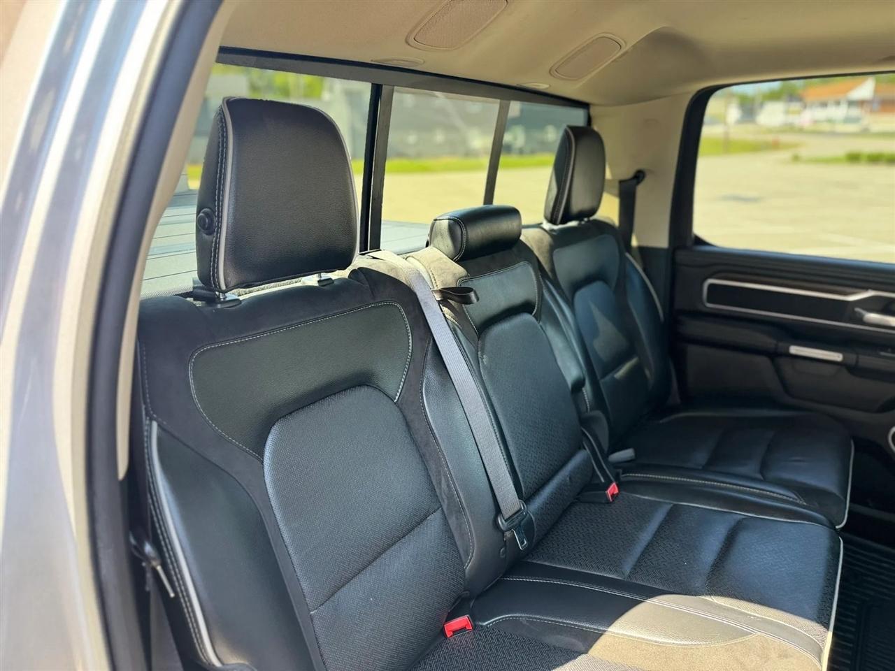 RAM 1500 Laramie 4x2 Crew Cab 5'7" Box 2021