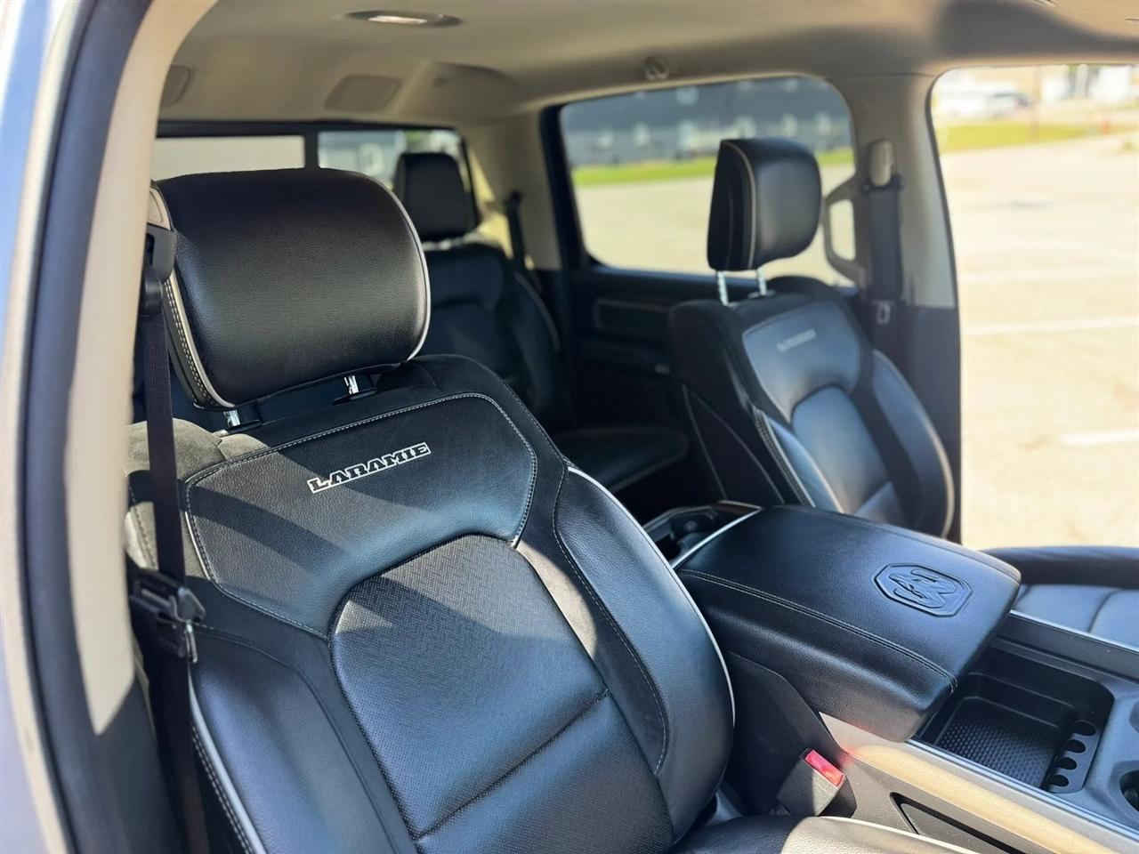 RAM 1500 Laramie 4x2 Crew Cab 5'7" Box 2021
