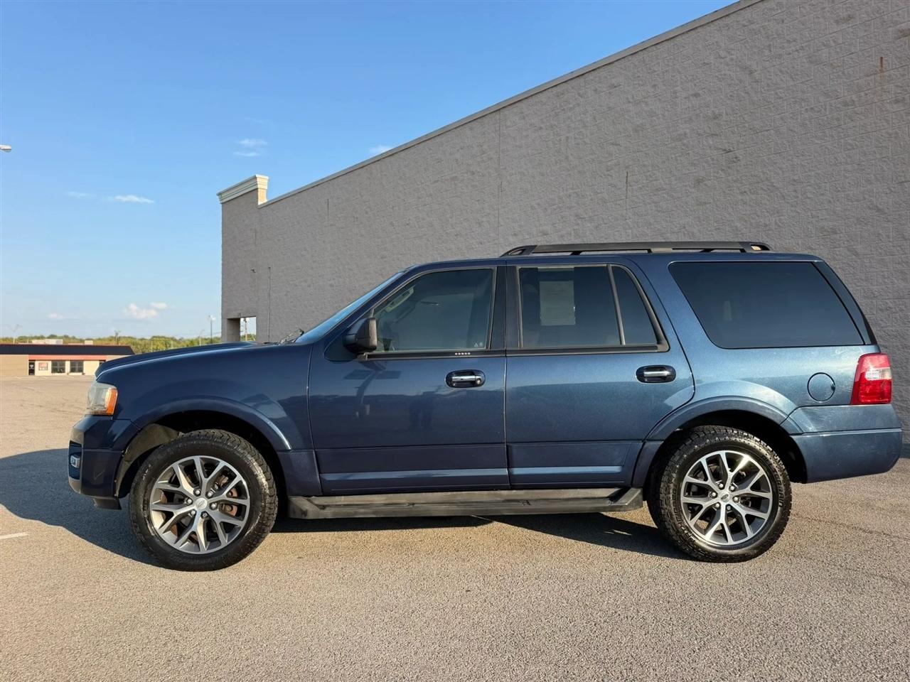 Ford Expedition 2WD 4dr King Ranch 2015
