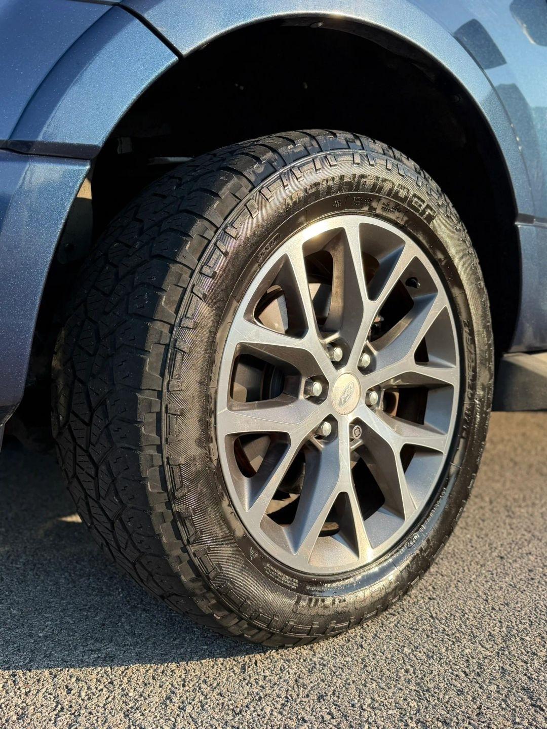 Ford Expedition 2WD 4dr King Ranch 2015