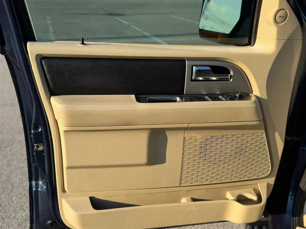 Ford Expedition 2WD 4dr King Ranch 2015