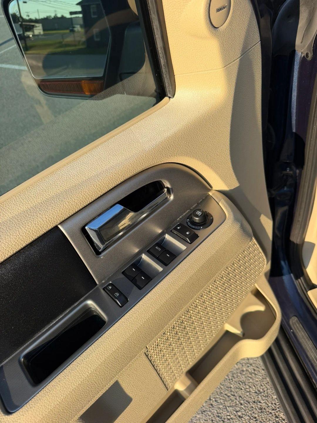 Ford Expedition 2WD 4dr King Ranch 2015