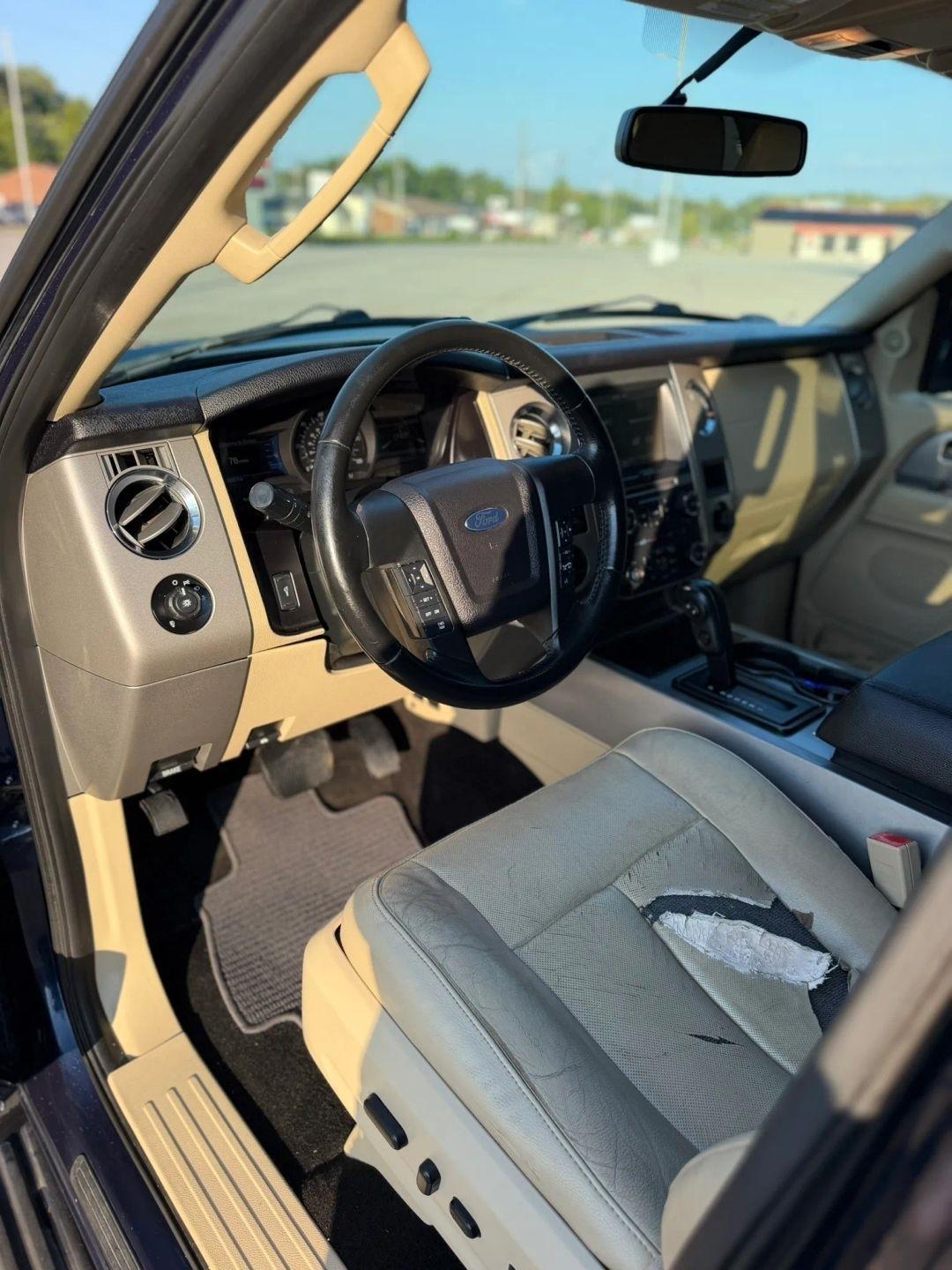 Ford Expedition 2WD 4dr King Ranch 2015