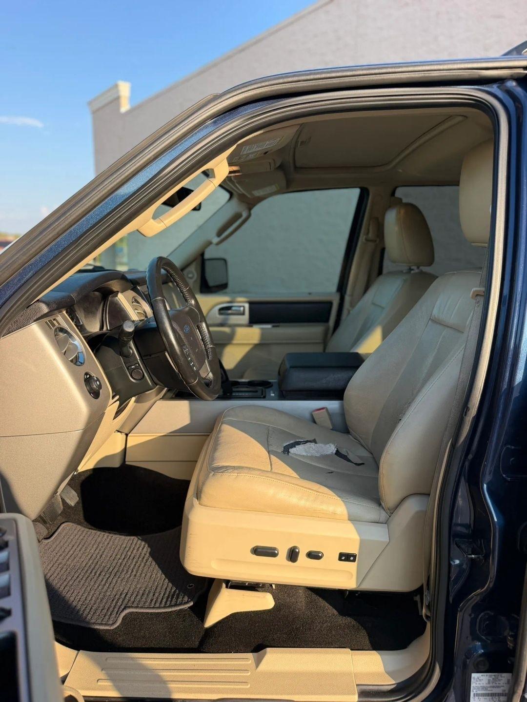 Ford Expedition 2WD 4dr King Ranch 2015