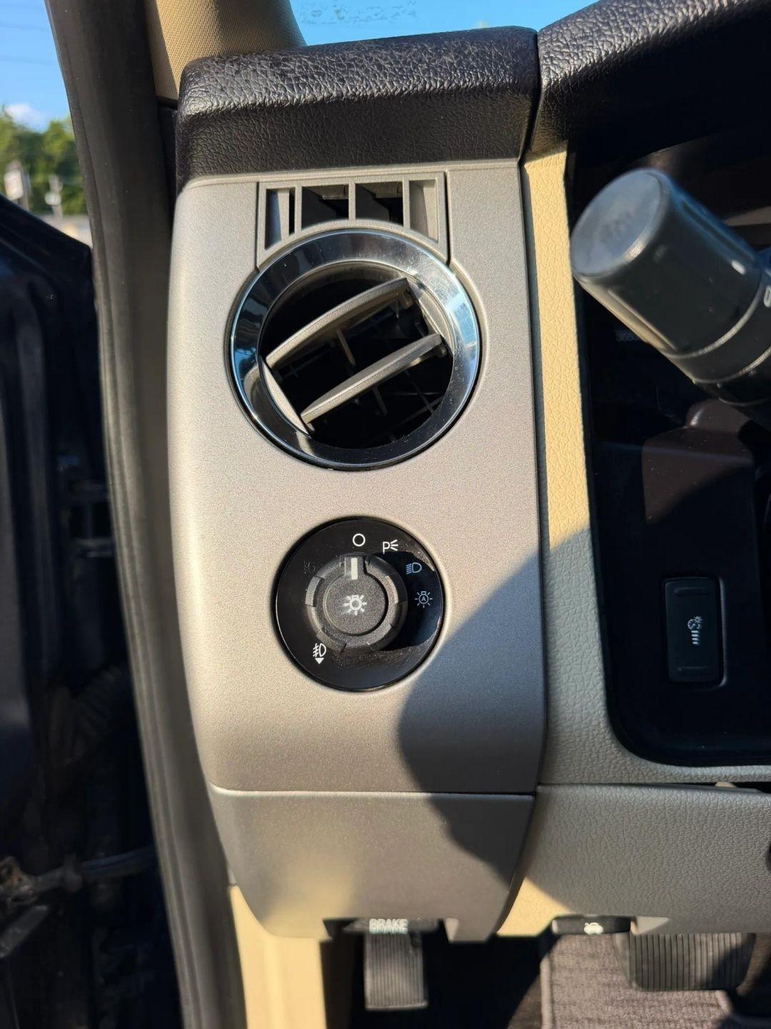 Ford Expedition 2WD 4dr King Ranch 2015
