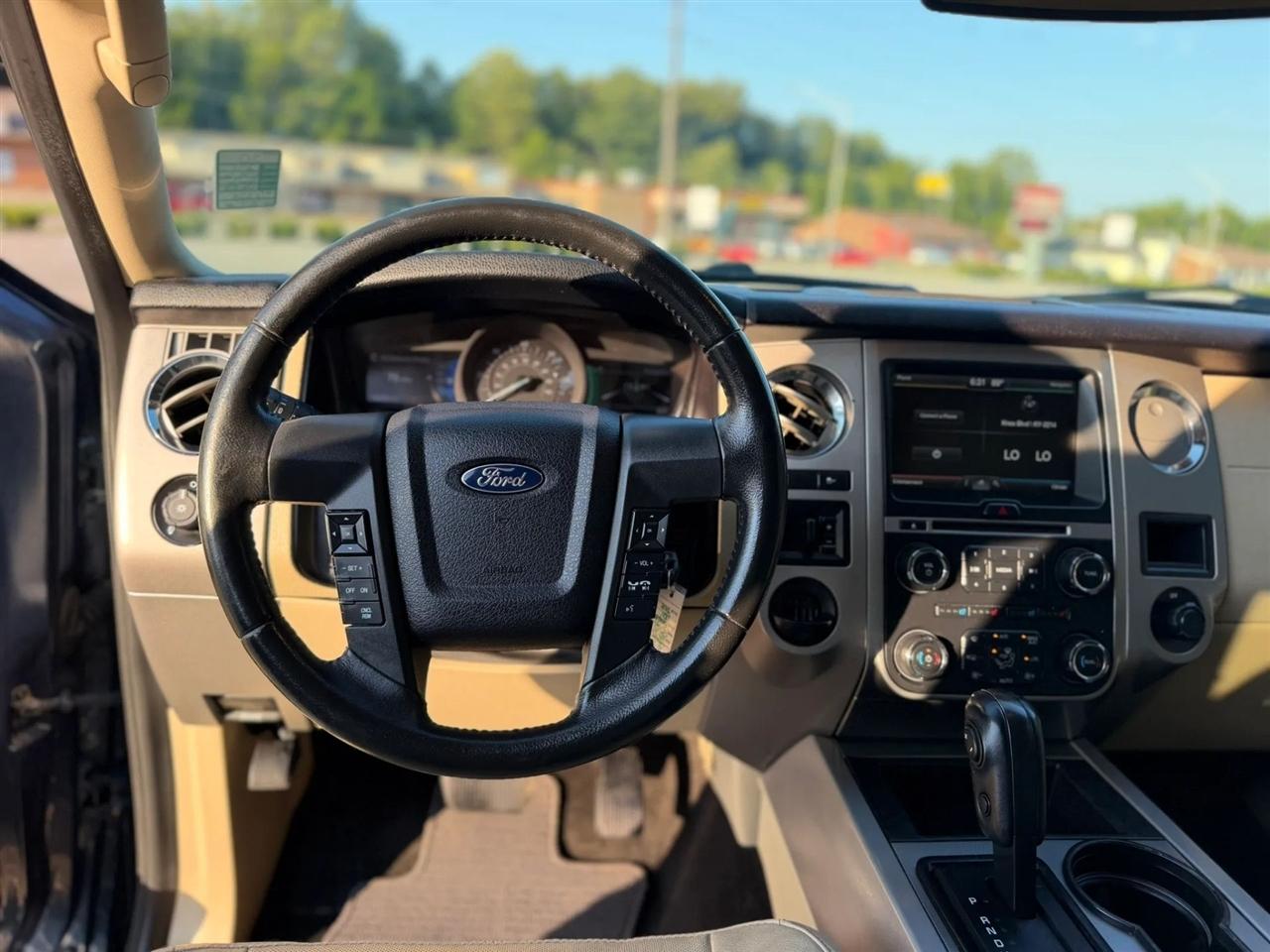Ford Expedition 2WD 4dr King Ranch 2015