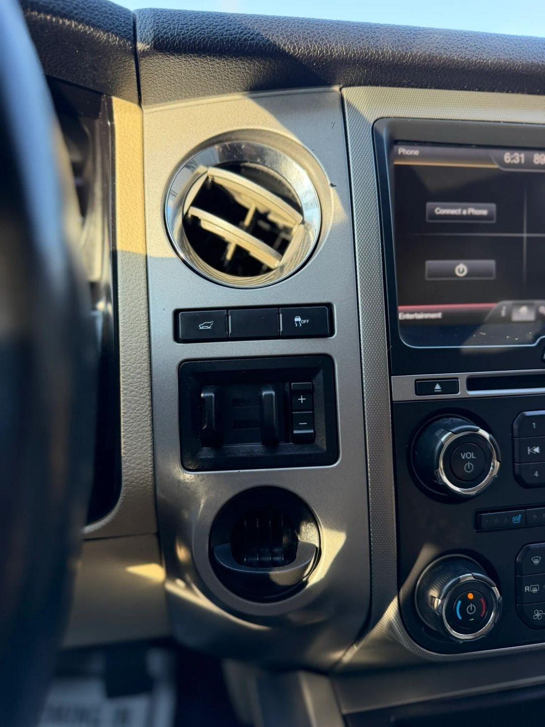 Ford Expedition 2WD 4dr King Ranch 2015