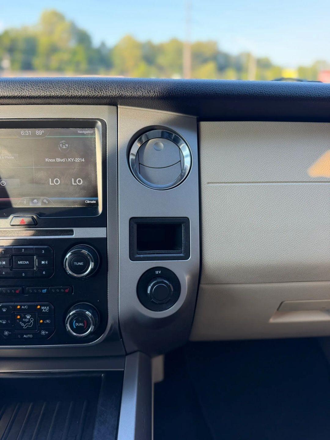 Ford Expedition 2WD 4dr King Ranch 2015