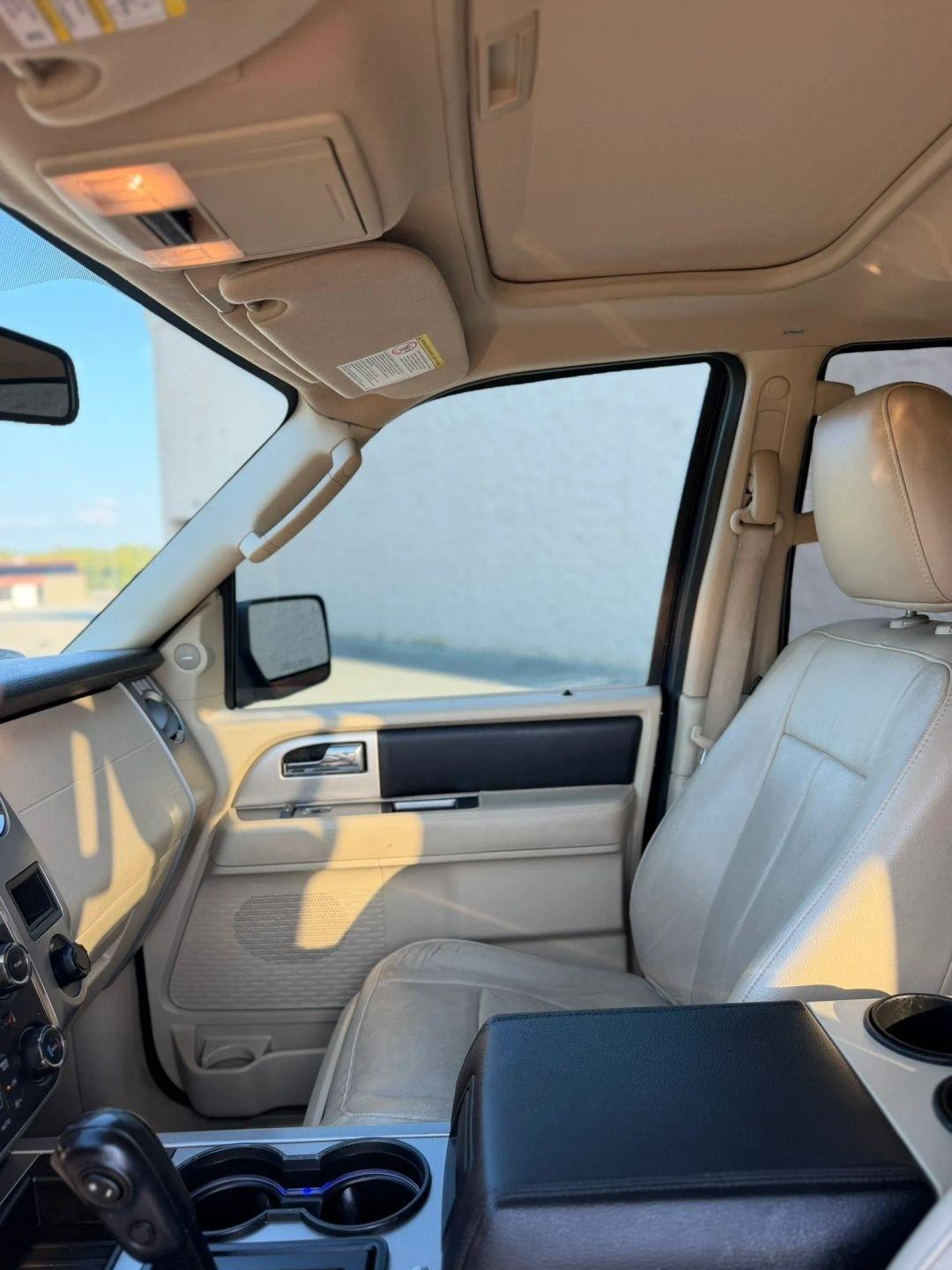 Ford Expedition 2WD 4dr King Ranch 2015