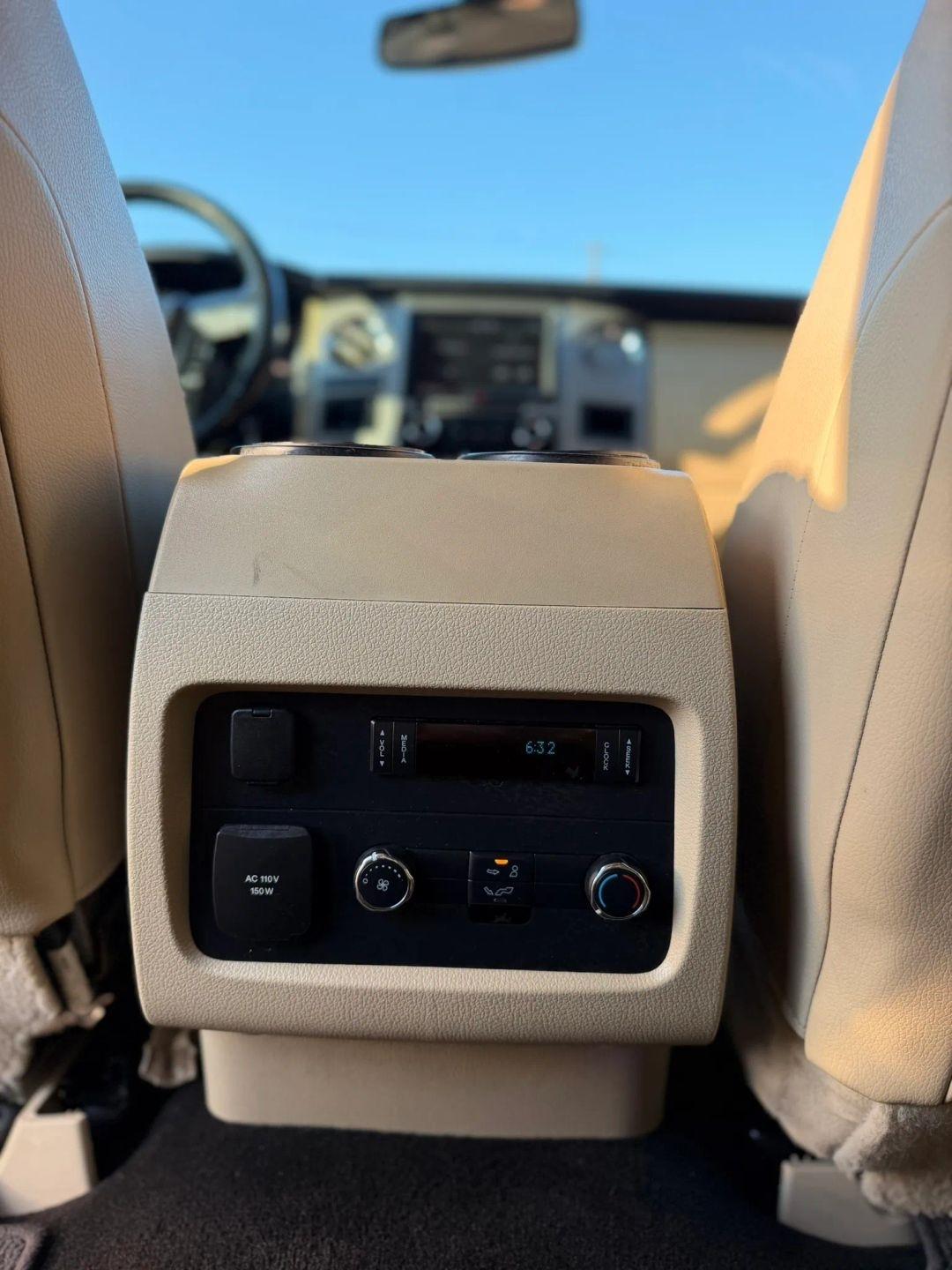 Ford Expedition 2WD 4dr King Ranch 2015