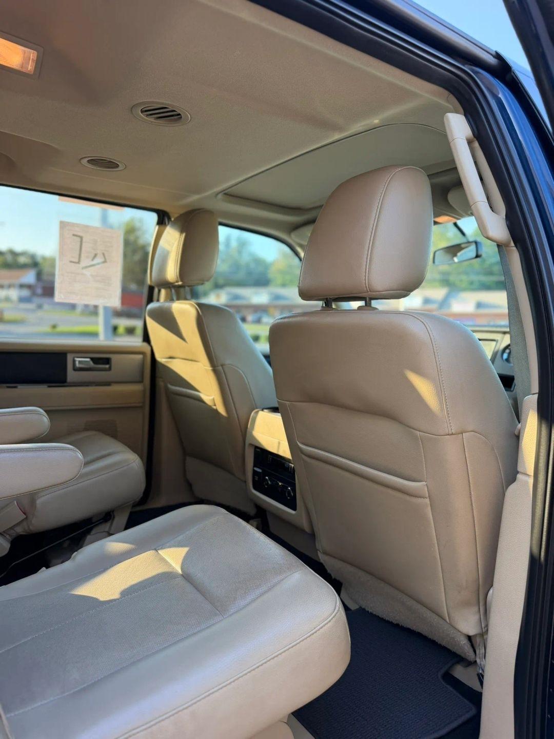 Ford Expedition 2WD 4dr King Ranch 2015