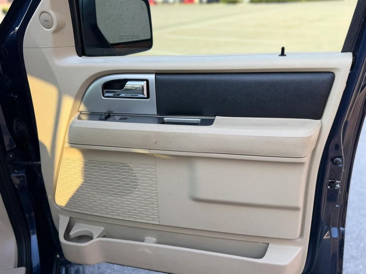 Ford Expedition 2WD 4dr King Ranch 2015