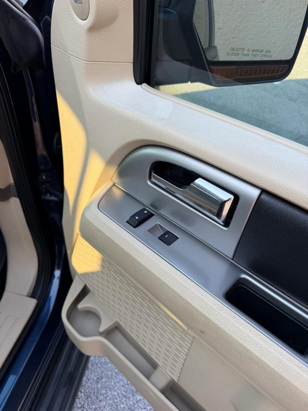 Ford Expedition 2WD 4dr King Ranch 2015