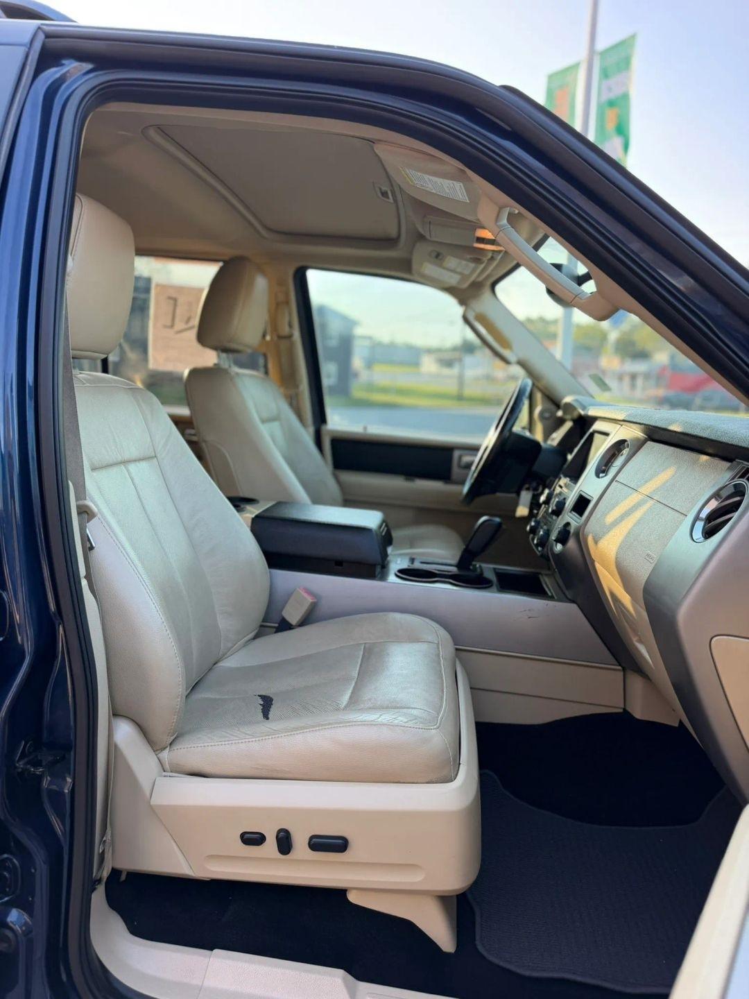 Ford Expedition 2WD 4dr King Ranch 2015