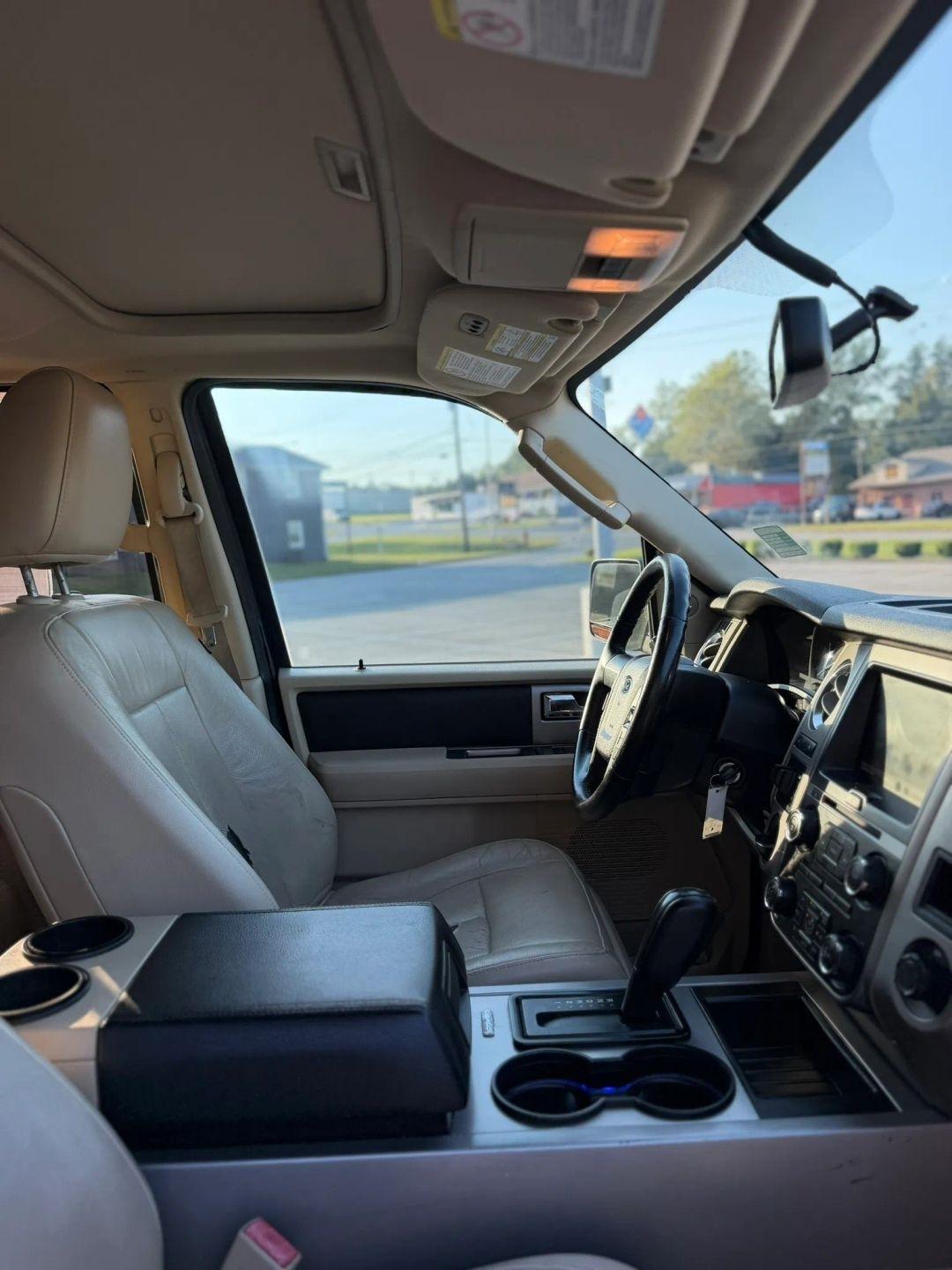 Ford Expedition 2WD 4dr King Ranch 2015