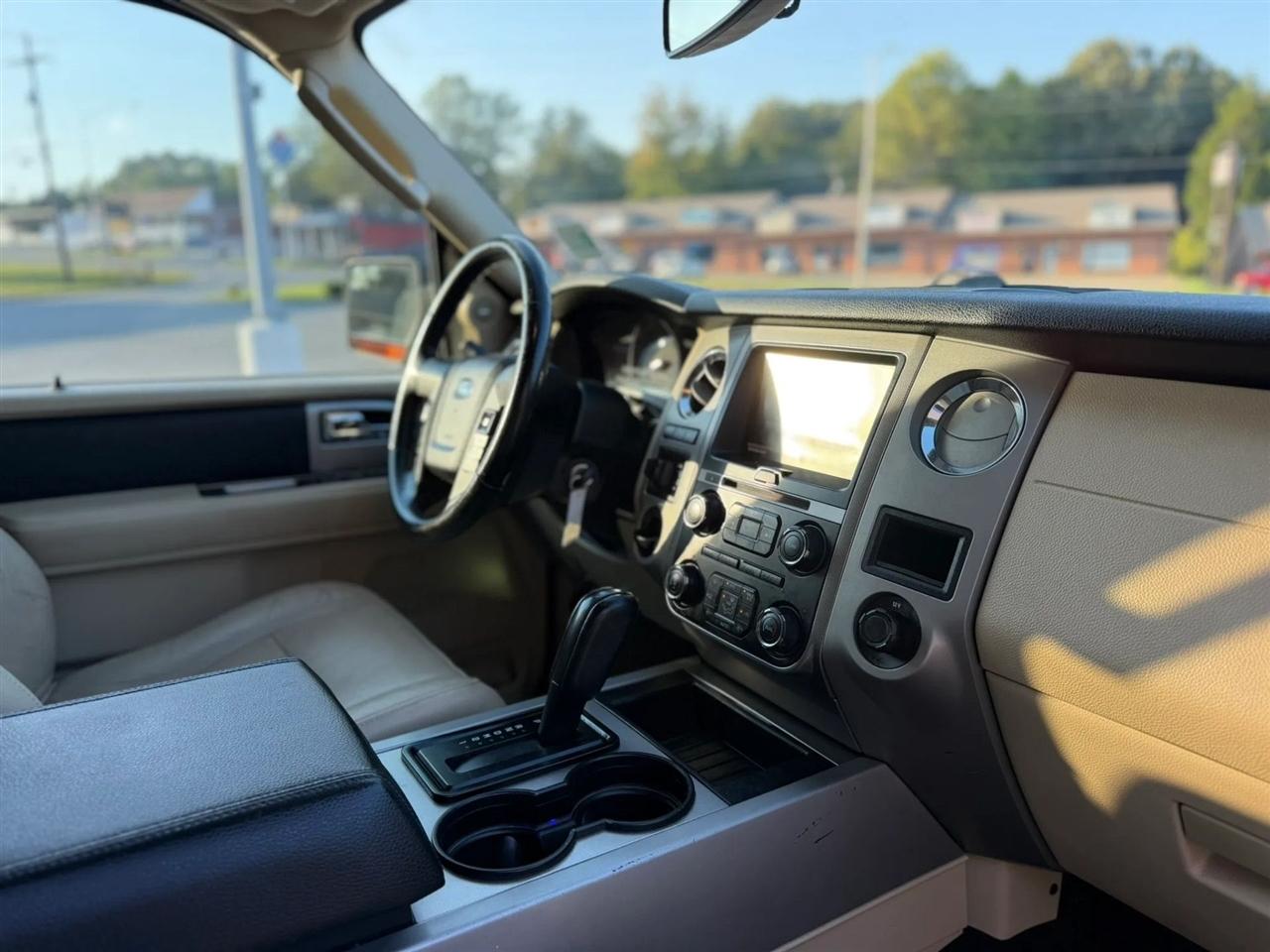 Ford Expedition 2WD 4dr King Ranch 2015