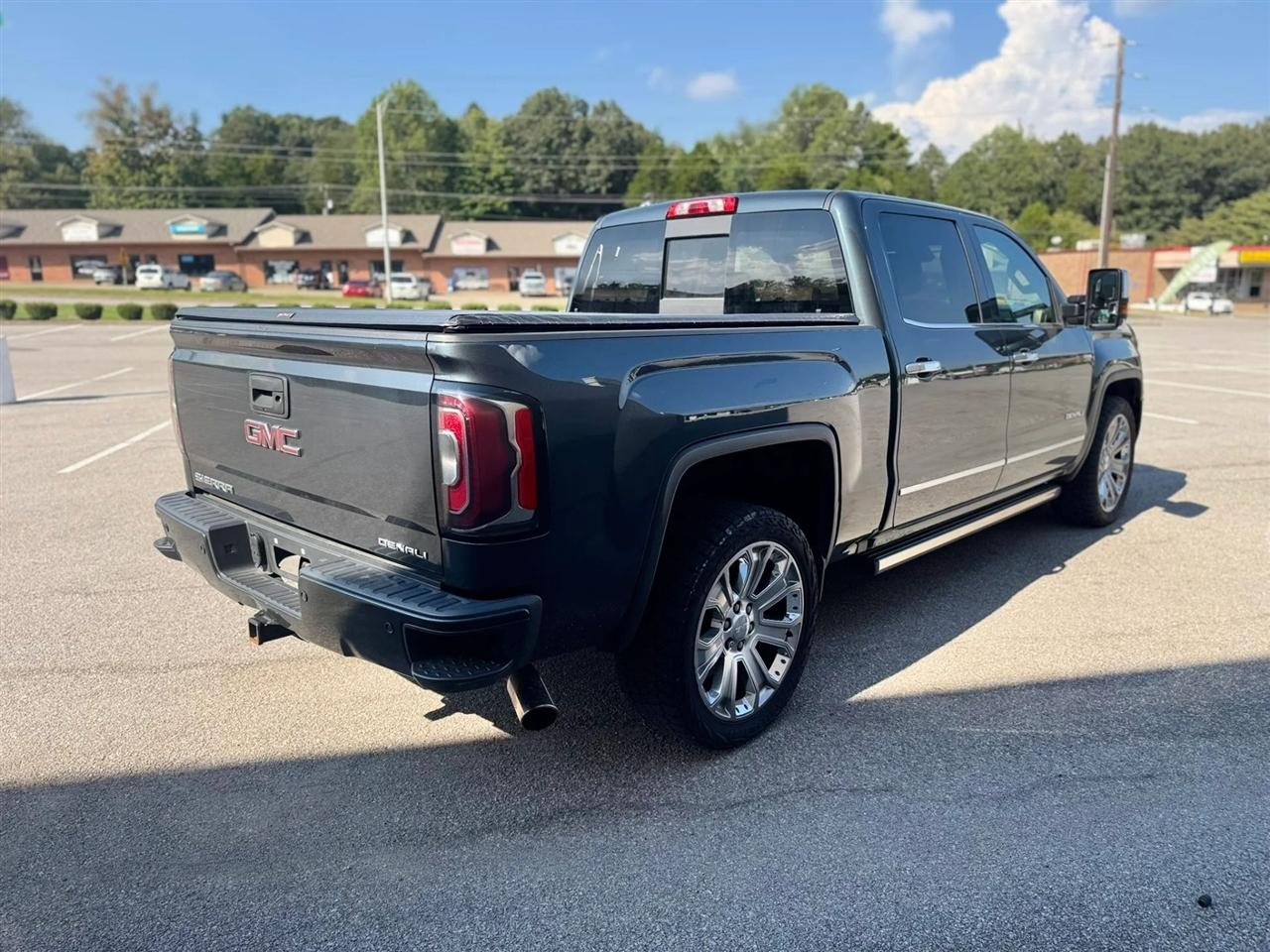 GMC Sierra 1500 4WD Crew Cab 143.5" Denali 2017
