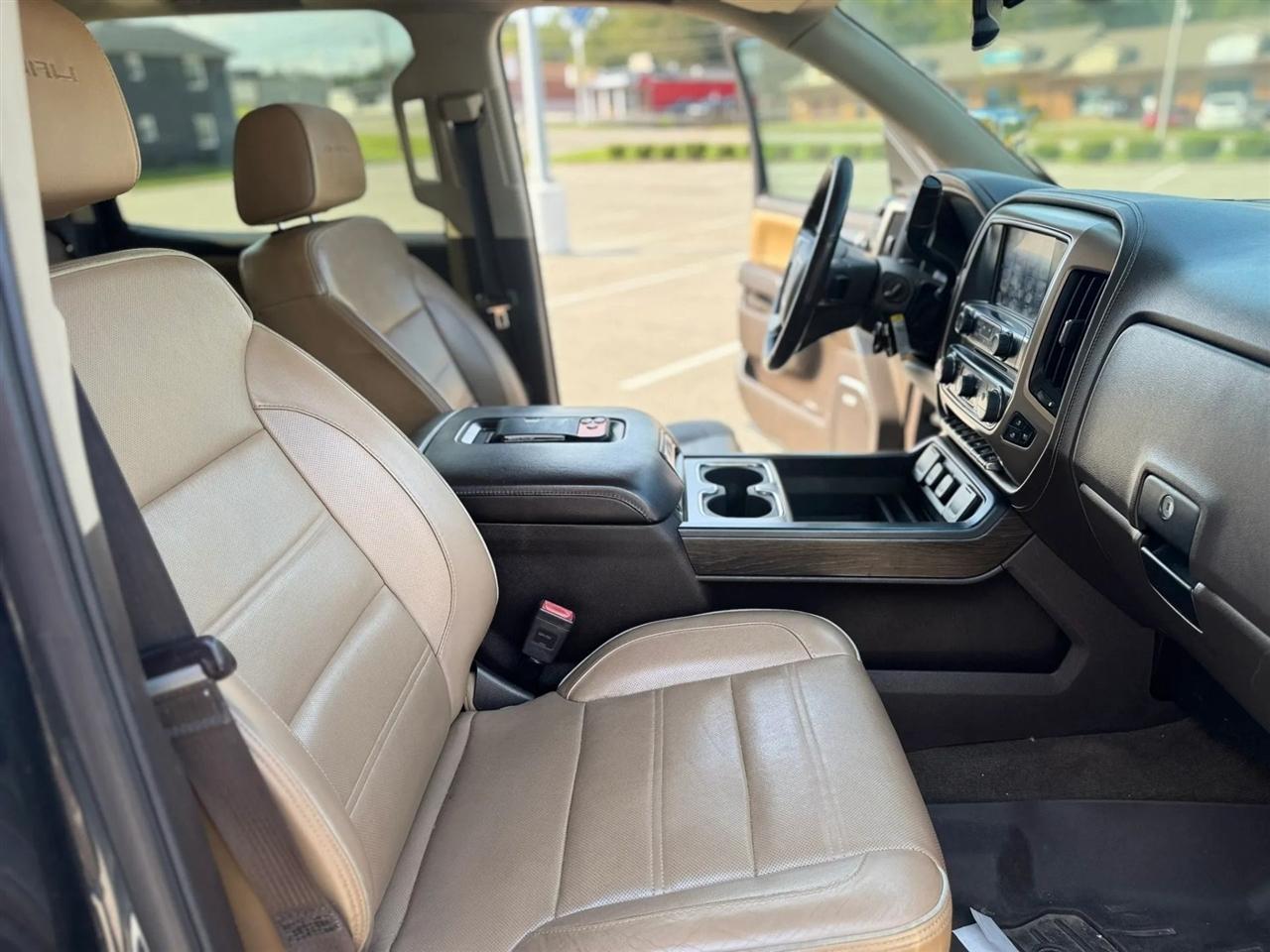 GMC Sierra 1500 4WD Crew Cab 143.5" Denali 2017