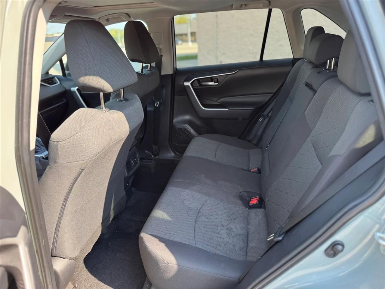 Toyota RAV4 XLE FWD (Natl) 2021