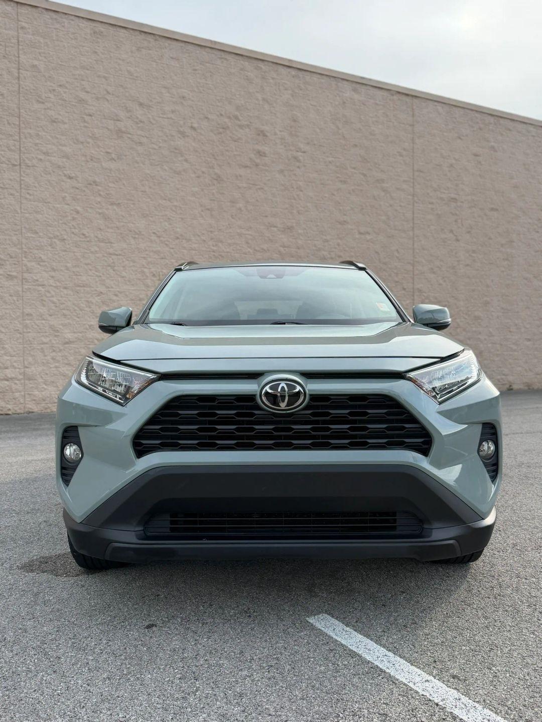 Toyota RAV4 XLE FWD (Natl) 2021