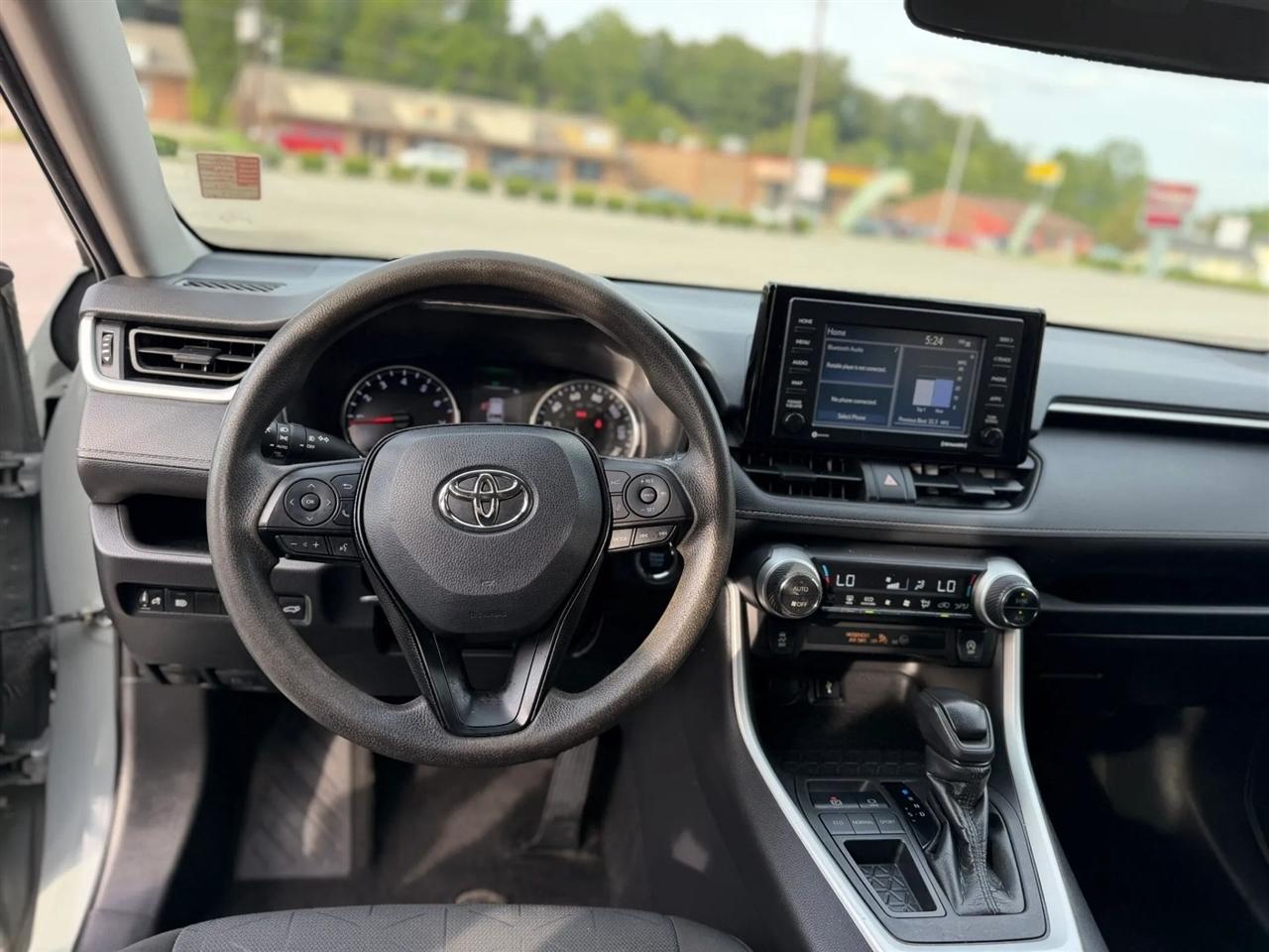 Toyota RAV4 XLE FWD (Natl) 2021
