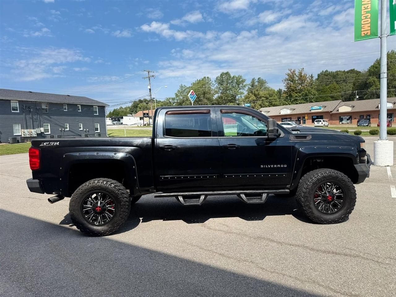 Chevrolet Silverado 1500 4WD Crew Cab 143.5" LT w/2LT 2016