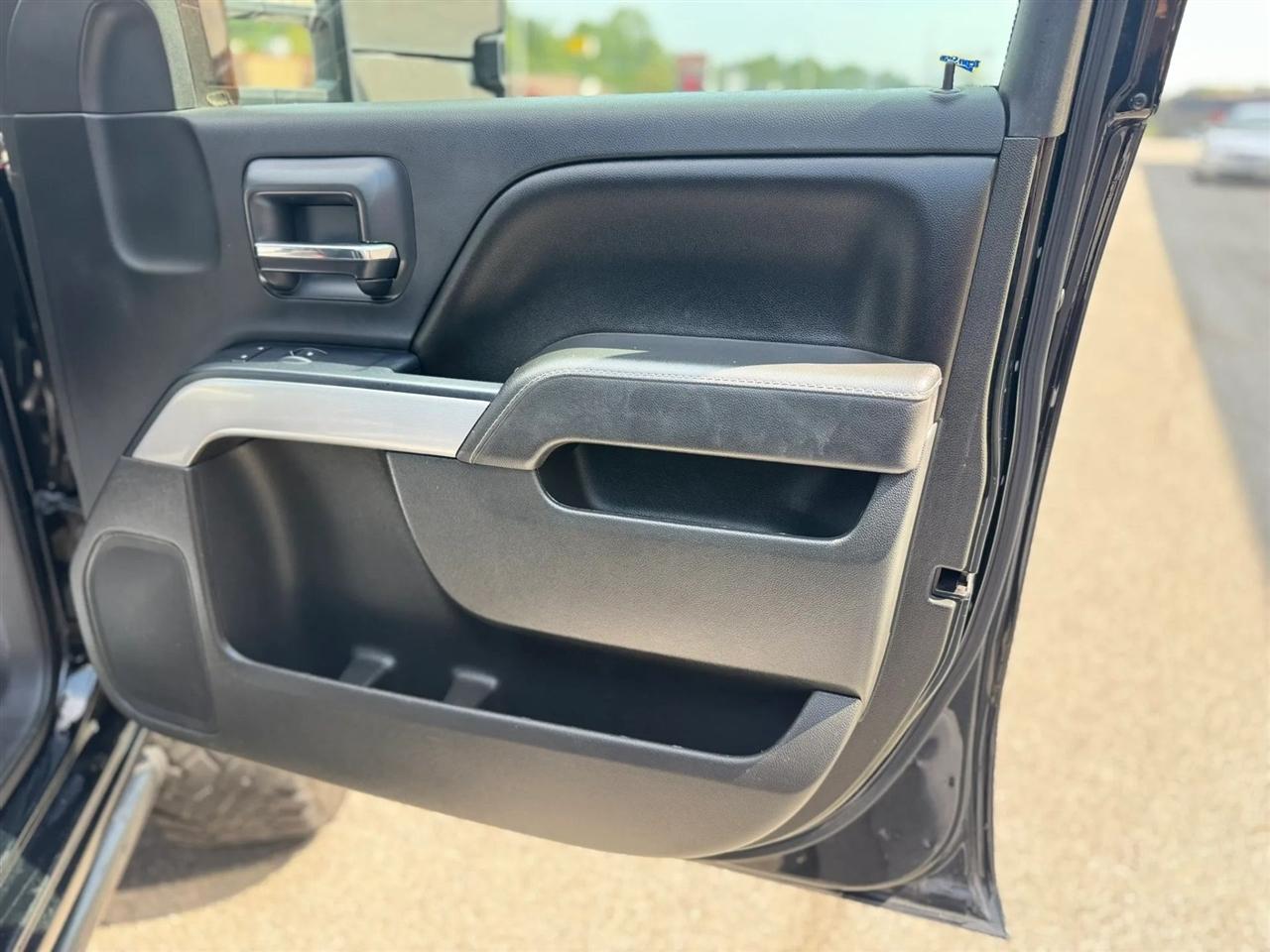 Chevrolet Silverado 1500 4WD Crew Cab 143.5" LT w/2LT 2016