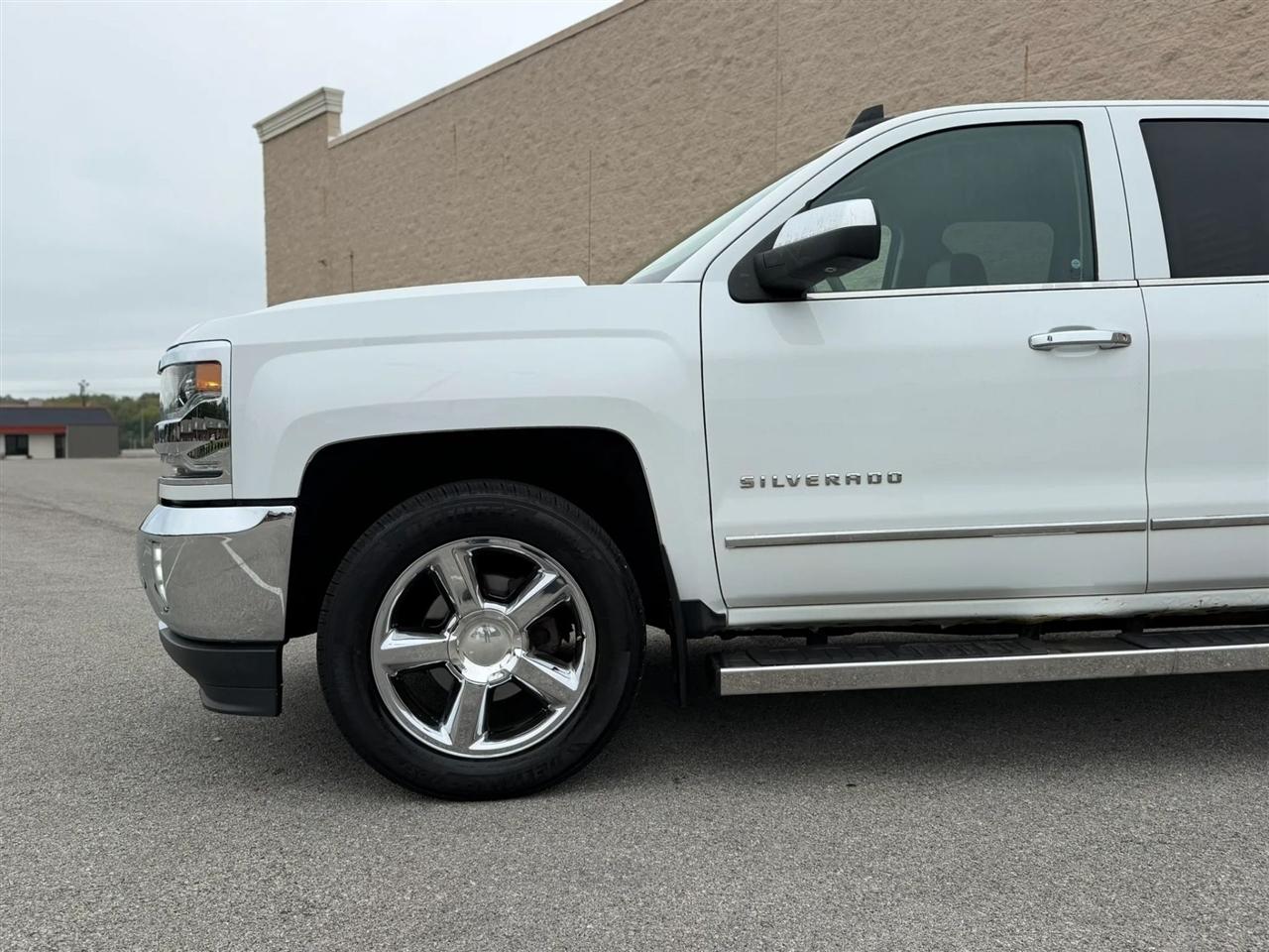 Chevrolet Silverado 1500 4WD Double Cab 143.5" LTZ w/1LZ 2017