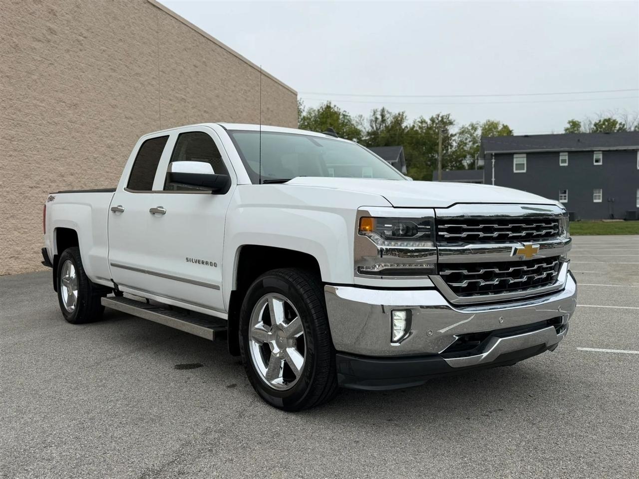 Chevrolet Silverado 1500 4WD Double Cab 143.5" LTZ w/1LZ 2017