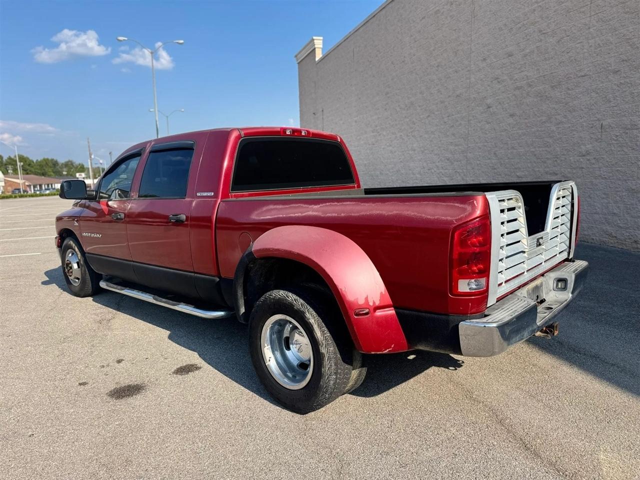 Dodge Ram 3500 4dr Mega Cab 160.5 SRW SLT 2006
