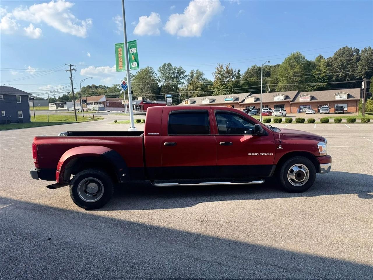 Dodge Ram 3500 4dr Mega Cab 160.5 SRW SLT 2006
