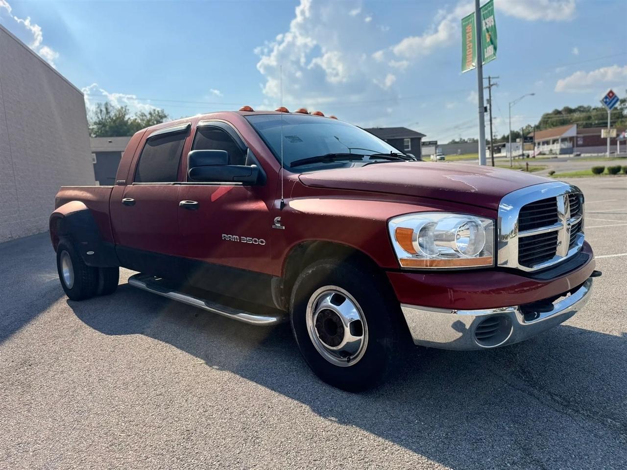 Dodge Ram 3500 4dr Mega Cab 160.5 SRW SLT 2006