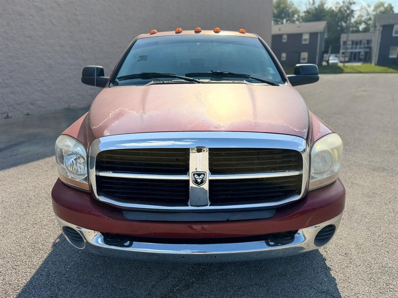 Dodge Ram 3500 4dr Mega Cab 160.5 SRW SLT 2006