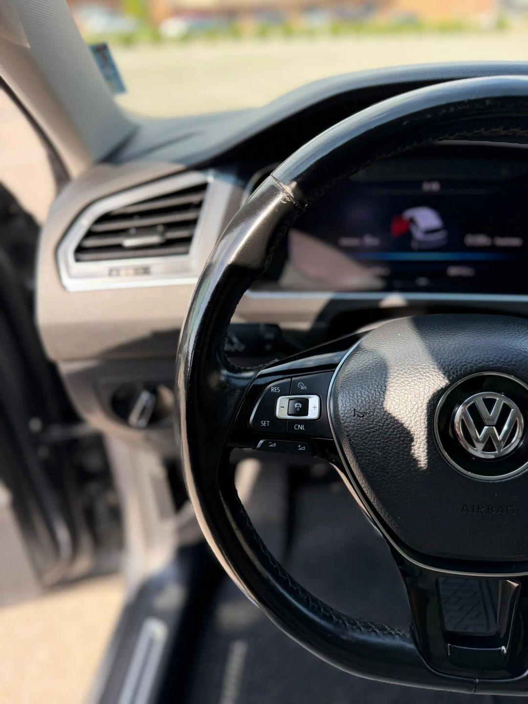 Volkswagen Tiguan 2.0T SEL Premium FWD 2018