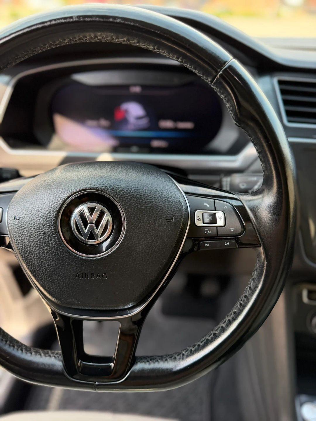 Volkswagen Tiguan 2.0T SEL Premium FWD 2018