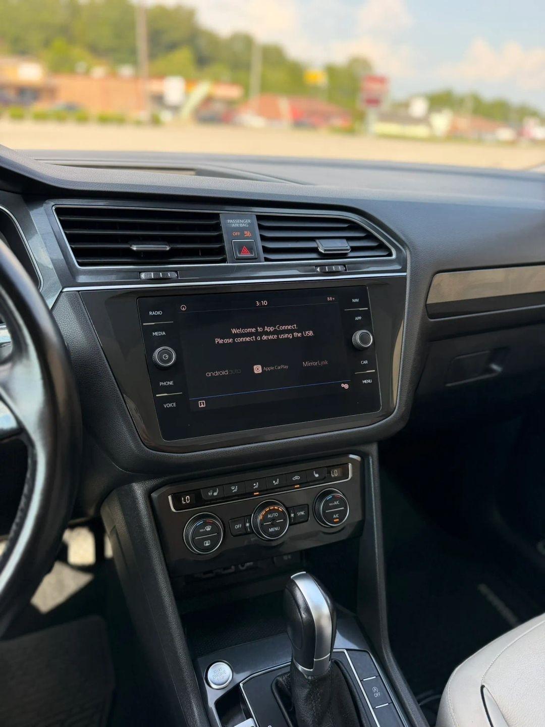 Volkswagen Tiguan 2.0T SEL Premium FWD 2018