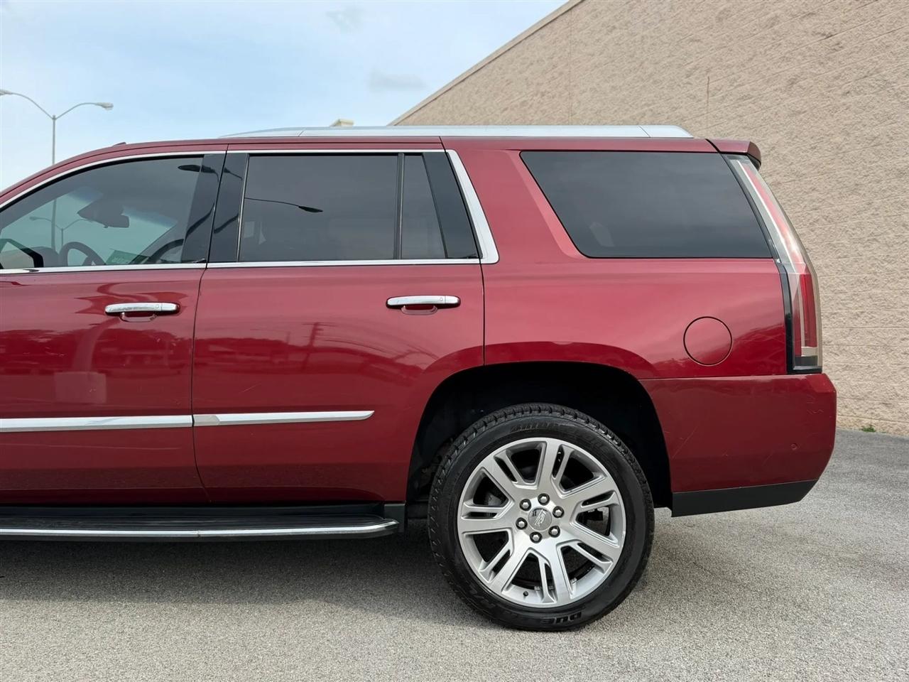 Cadillac Escalade 4WD 4dr Luxury 2017