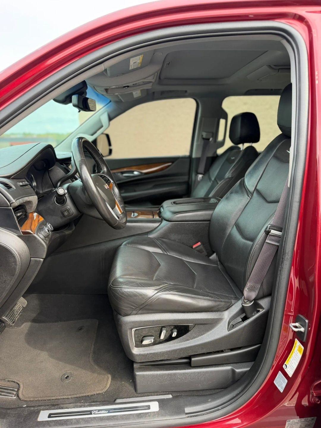 Cadillac Escalade 4WD 4dr Luxury 2017