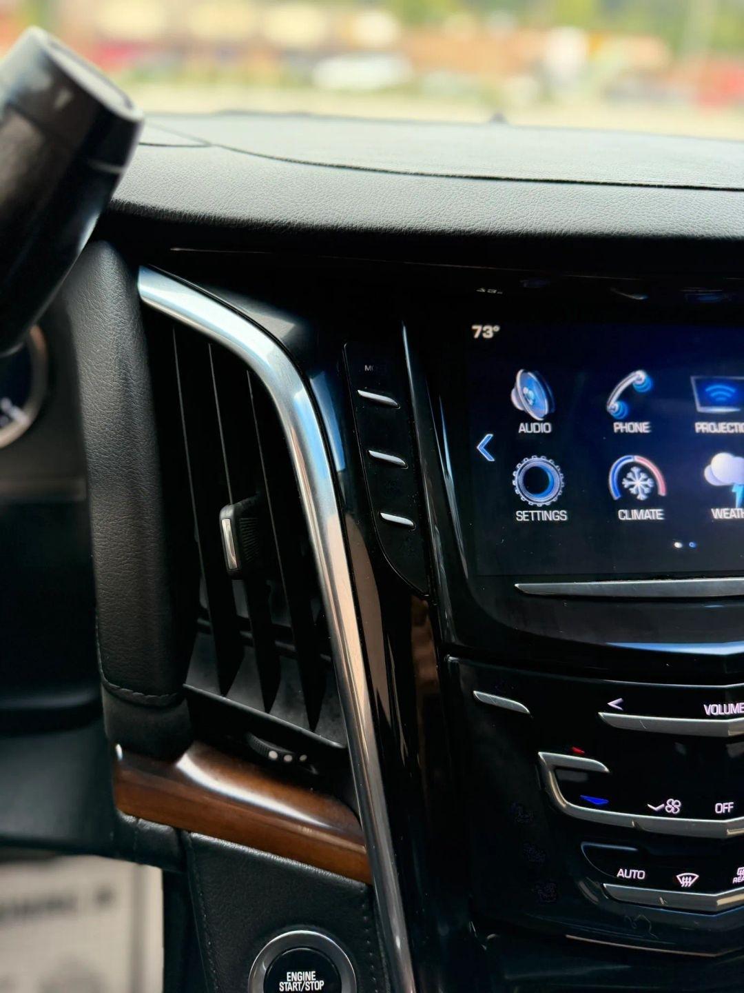 Cadillac Escalade 4WD 4dr Luxury 2017