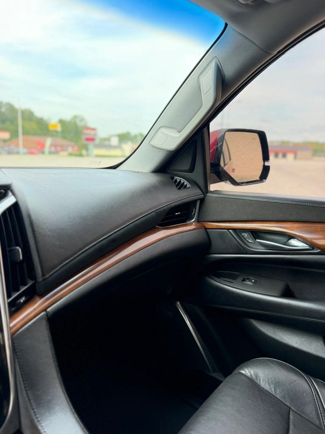 Cadillac Escalade 4WD 4dr Luxury 2017