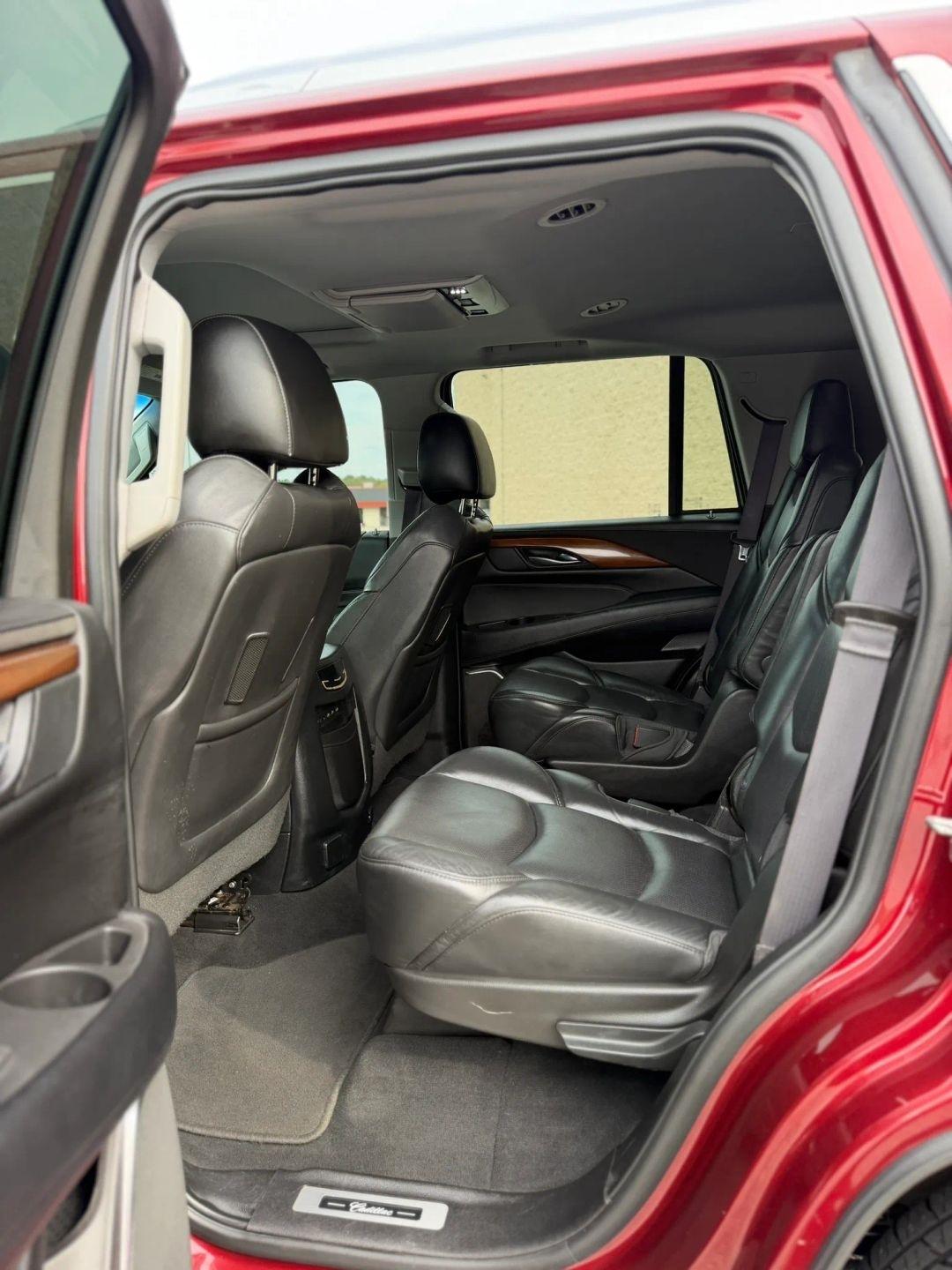Cadillac Escalade 4WD 4dr Luxury 2017