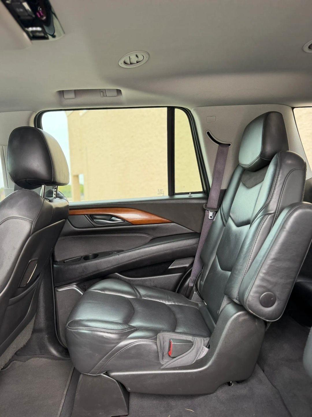 Cadillac Escalade 4WD 4dr Luxury 2017