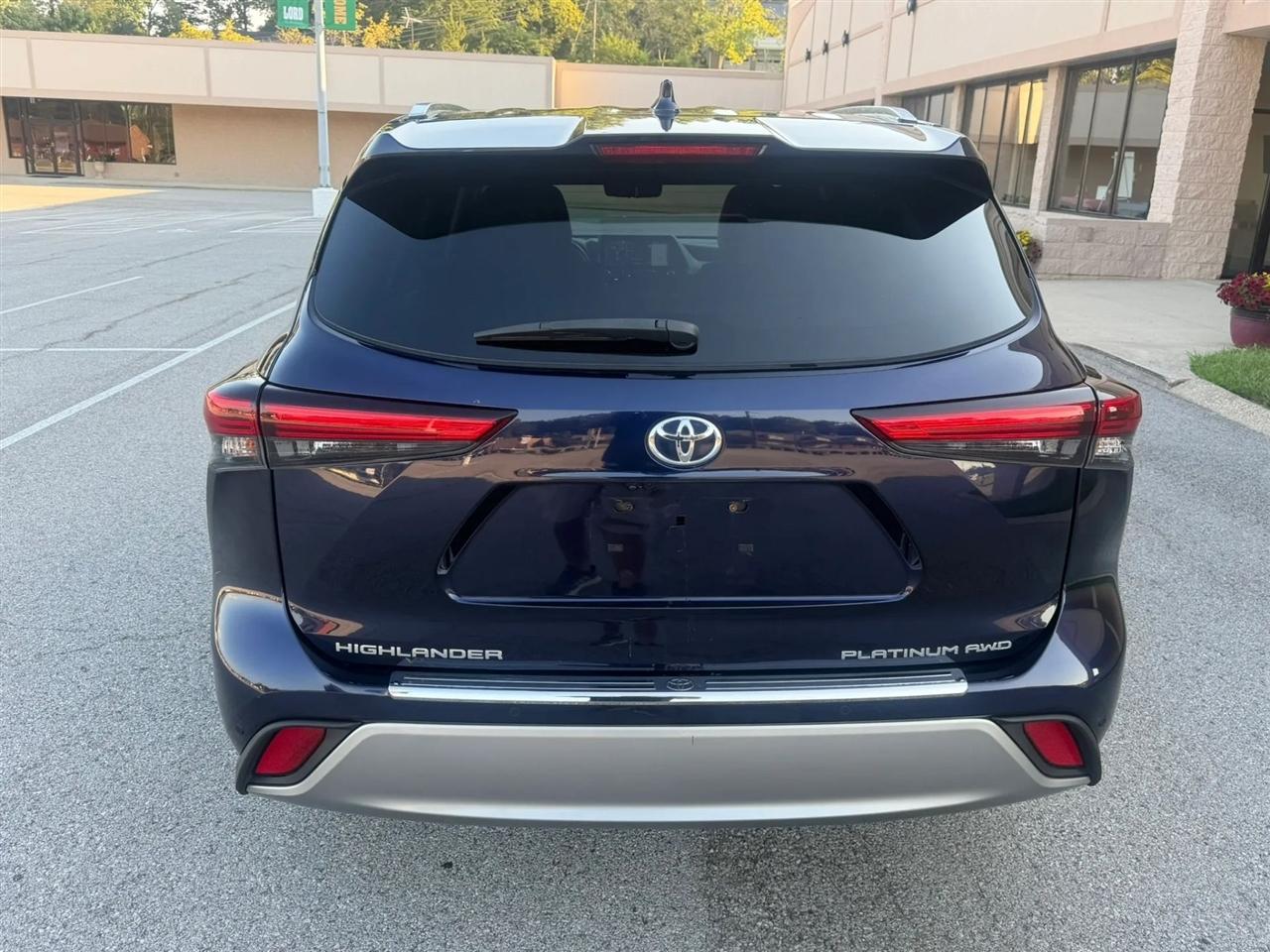 Toyota Highlander Platinum AWD (Natl) 2021