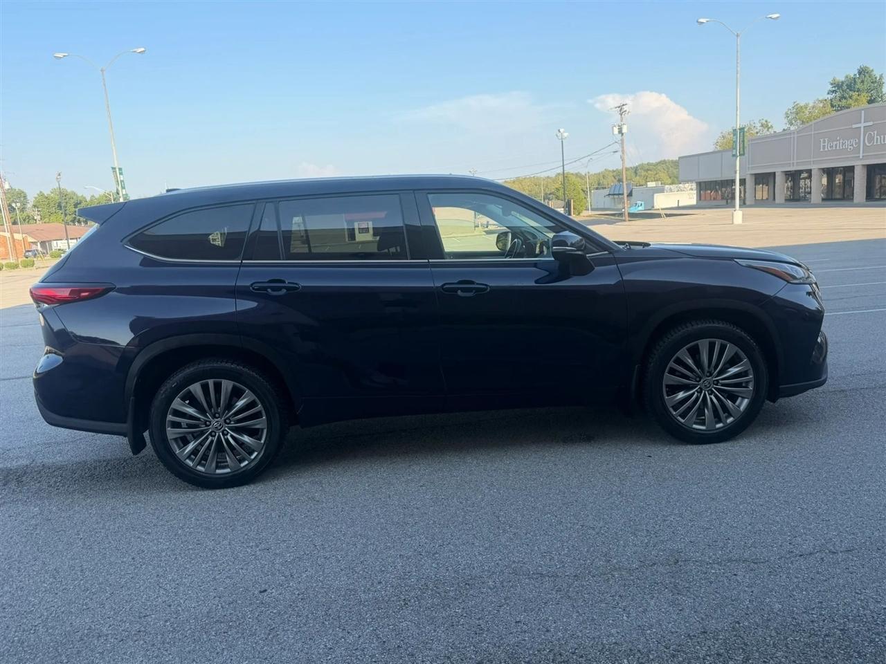 Toyota Highlander Platinum AWD (Natl) 2021